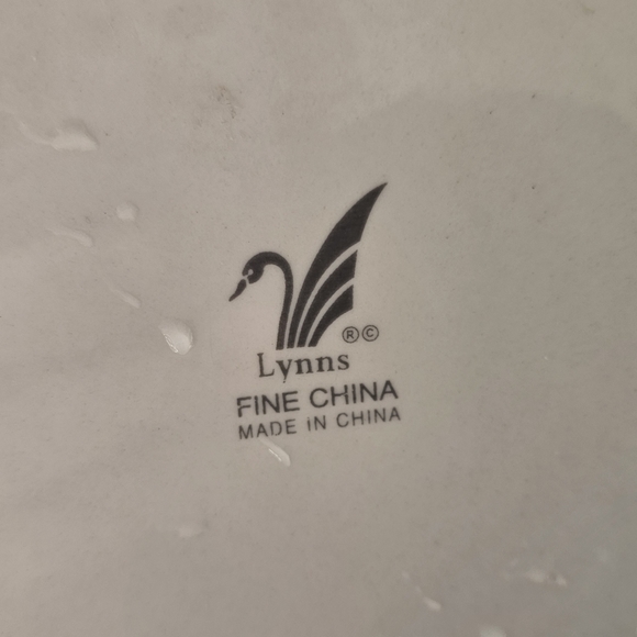 Lynn's Fine China Tureen (Deep Covered Dish) Serves Soup, Etc. - Picture 6 of 6